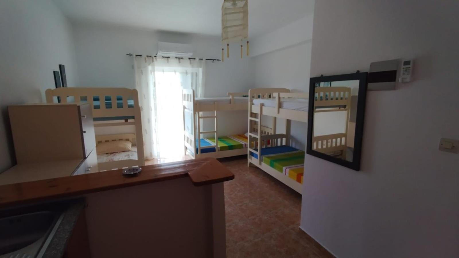 Oasis Hostel Химара Экстерьер фото